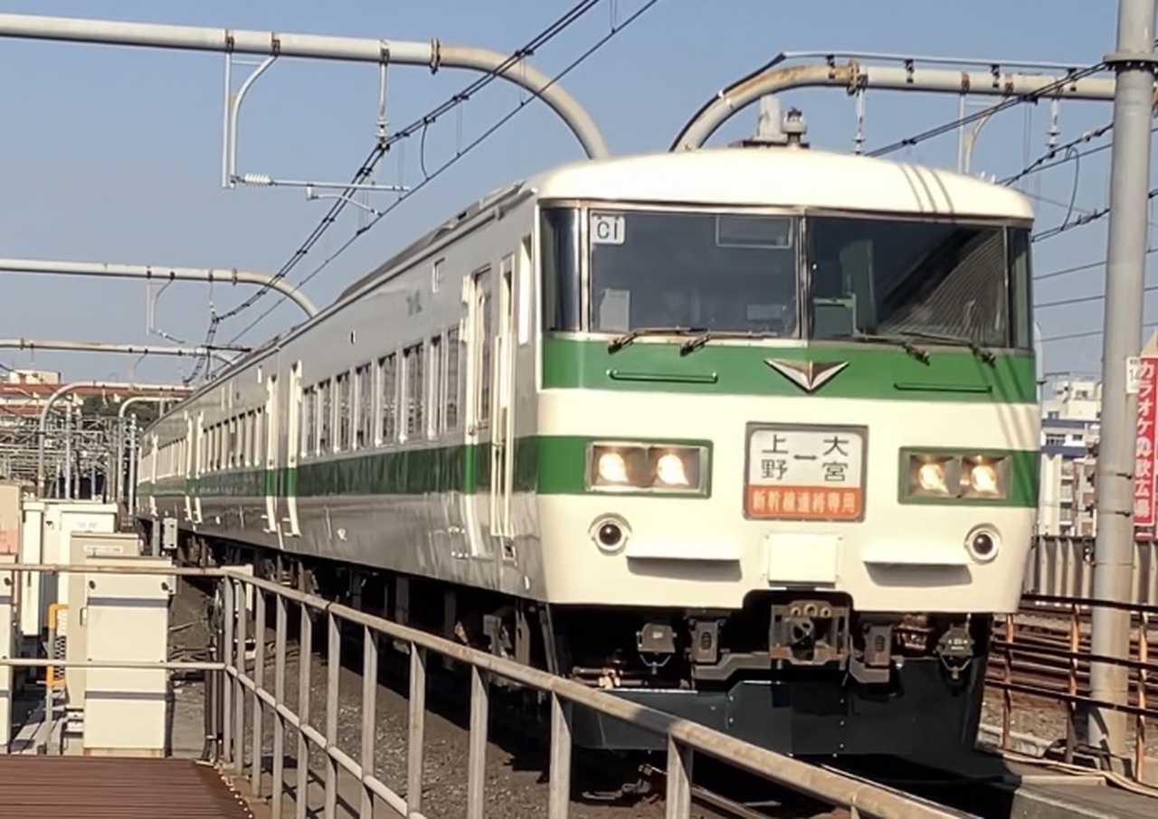 185系 爆音の電動車!特急型で窓が開く??当初は転換クロスシート車??